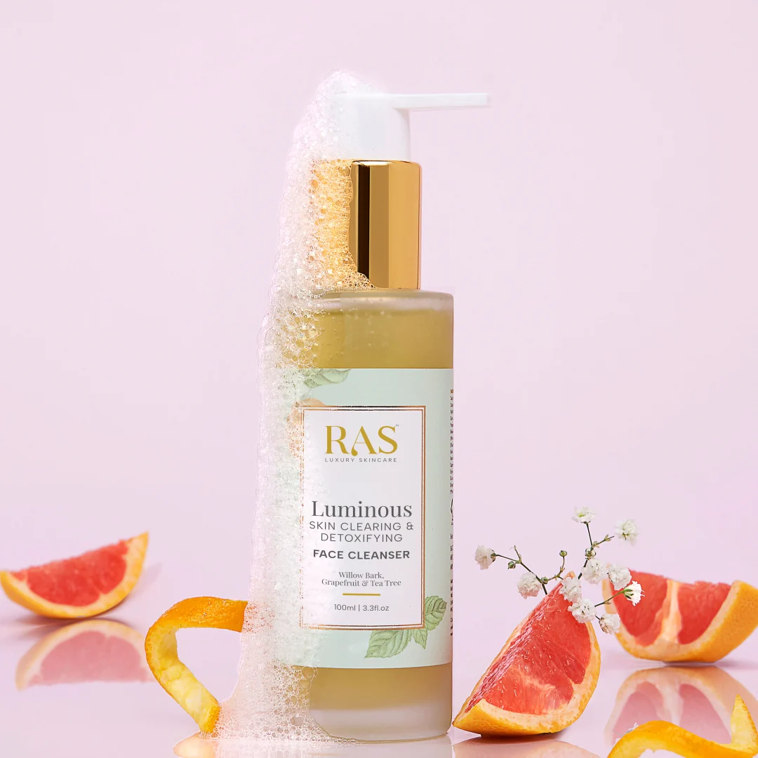 Luminous Skin Clarifying Face Wash Cleanser - Image 3